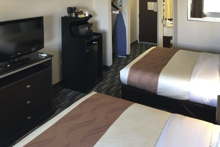 quality inn and suites denver airport kamer.jpg