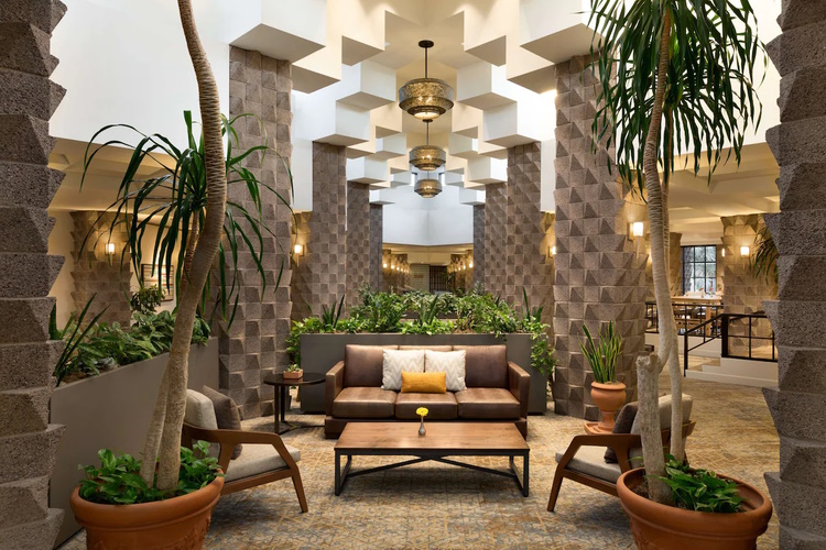 doubletree resort by hilton hotel paradise valley - scottsdale lounge.jpg