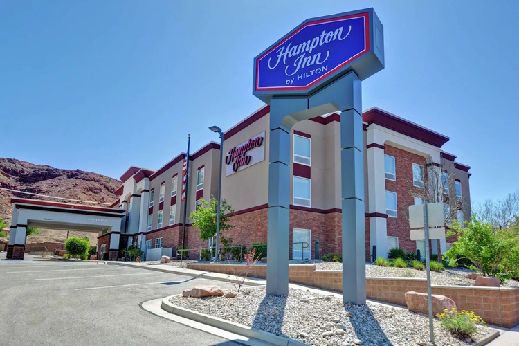 hampton inn moab buitenkant.jpg