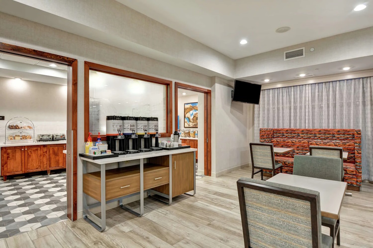 hampton inn moab ontbijt.jpg