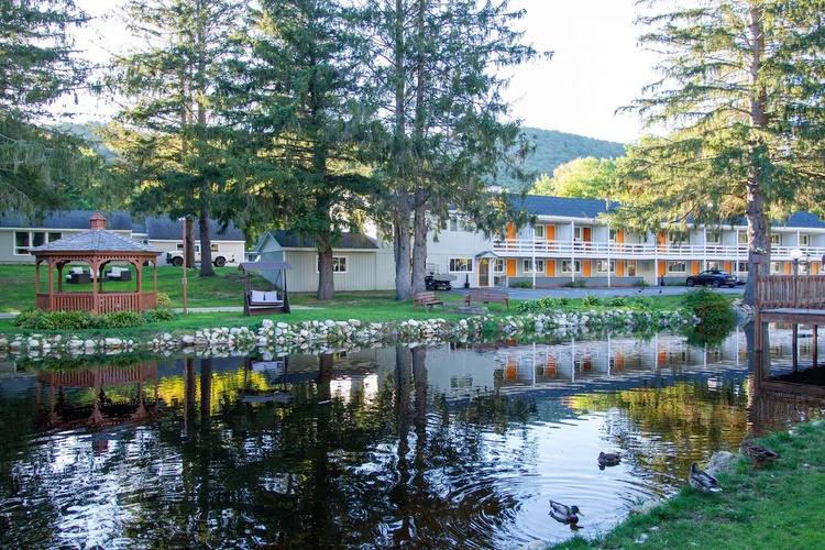 woodwards white mountain resort buitenkant.jpg