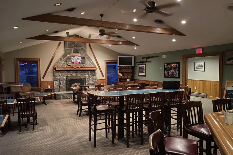 woodwards white mountain resort restaurant.jpg