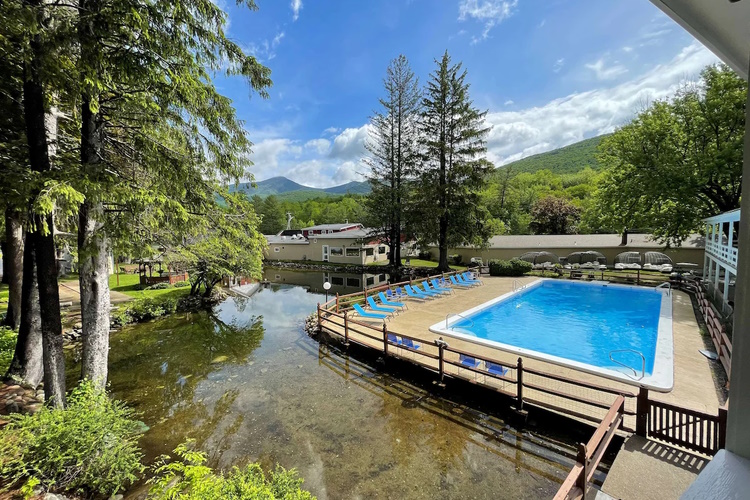 woodwards white mountain resort zwembad buiten.jpg