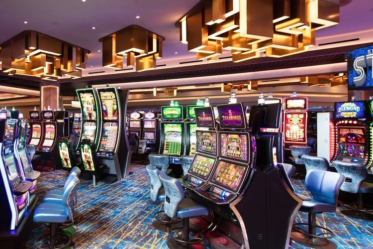 the strat hotel casino.jpg