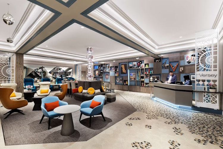 hotel versey lounge.jpg