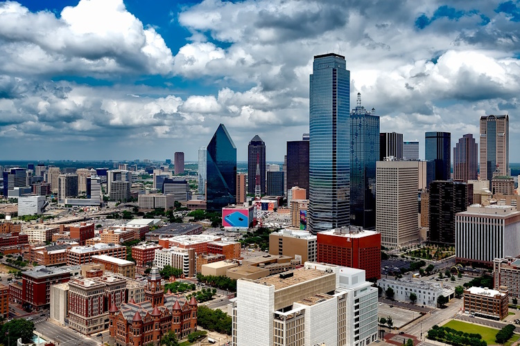 dallas-1740681_1280.jpg