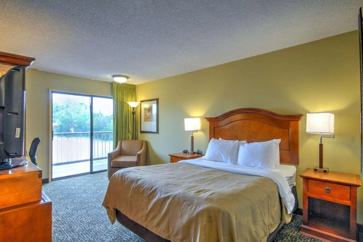 quality inn big sky kamer.webp