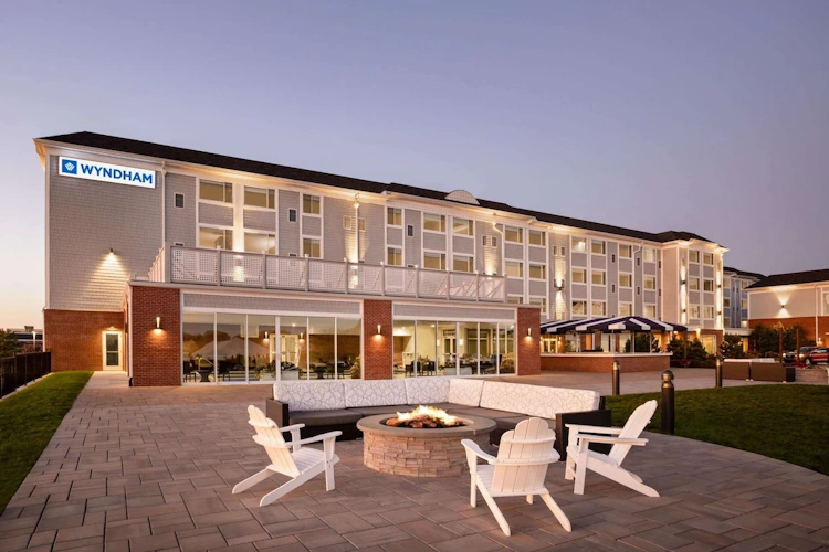 wyndham newport hotel - exterieur.webp