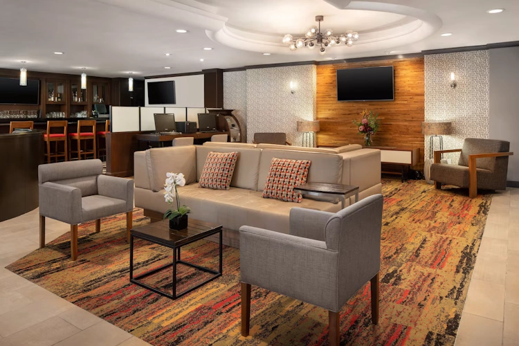 four points by sheraton hotel & suites san francisco airport - lobby - bar.webp