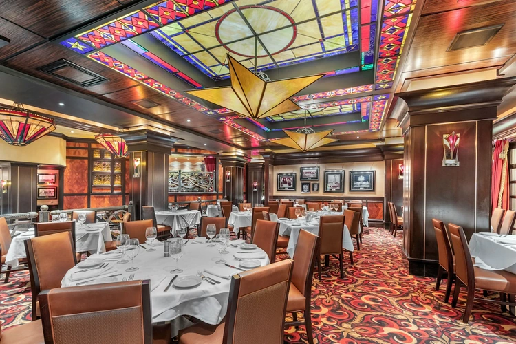 golden nugget hotel restaurant 002.webp