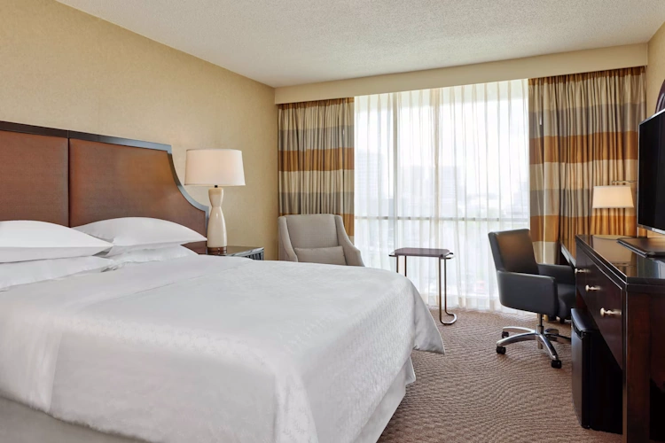 courtland grand hotel, trademark collection by wyndham - kamer ii.webp