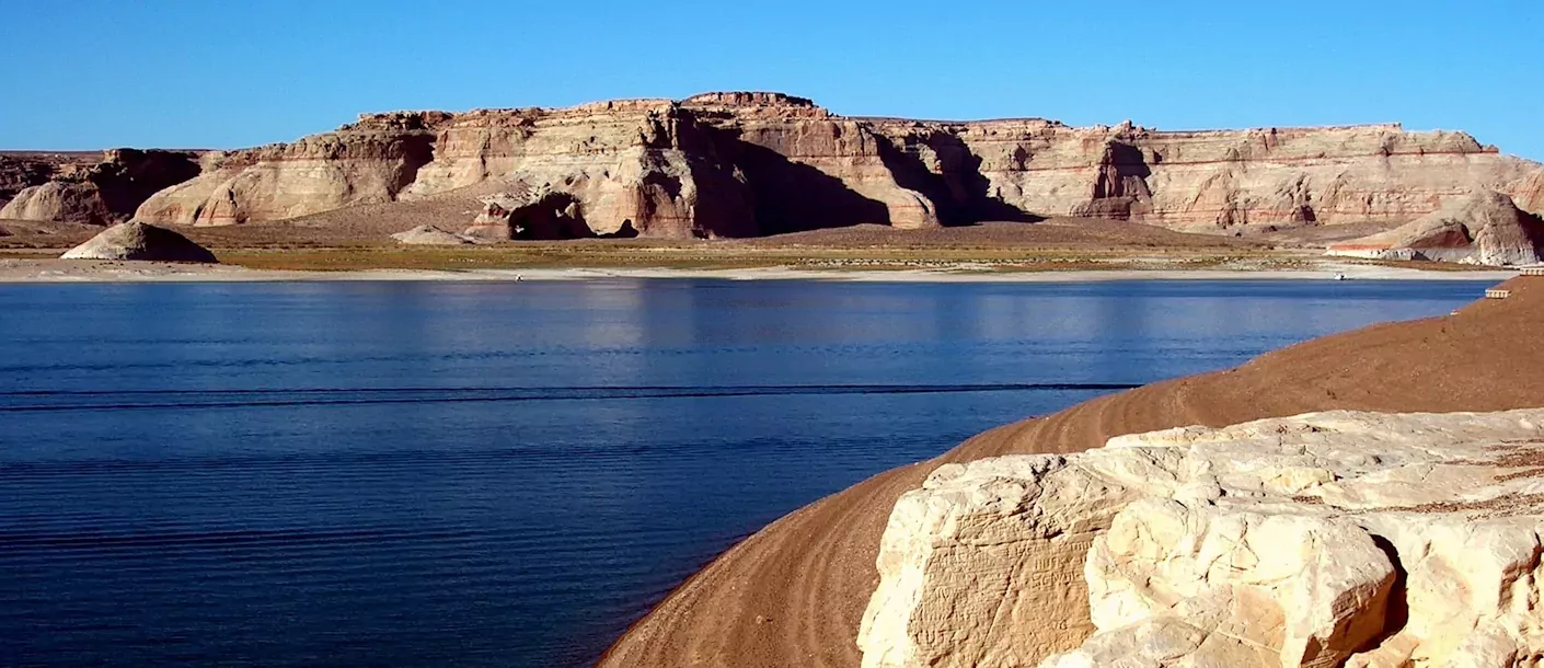 lake-powell.webp
