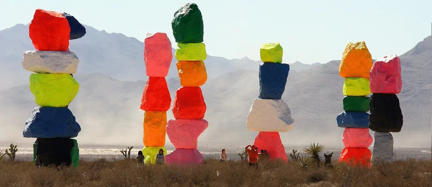 seven-magic-mountains-vegas.webp