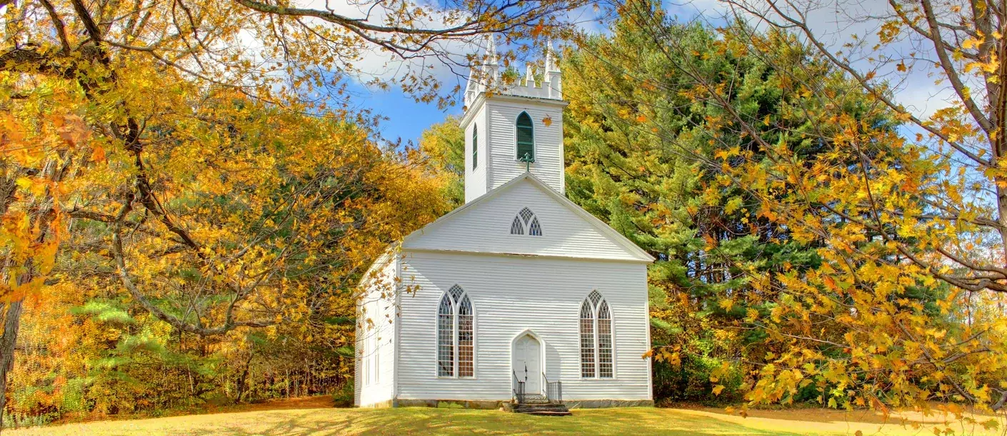 new england white church.webp