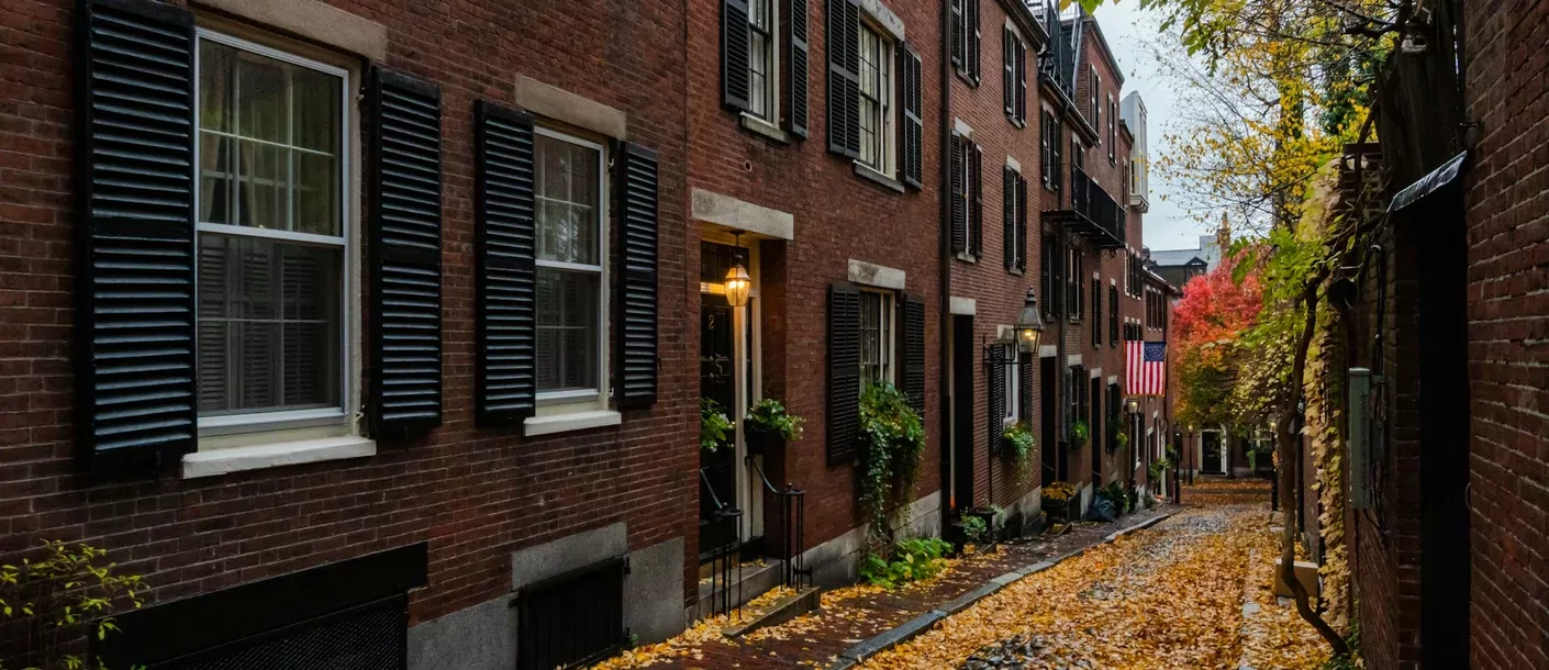 boston cobbelstone streets.webp