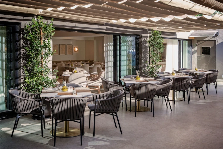 luxe sunset boulevard - restaurant.webp