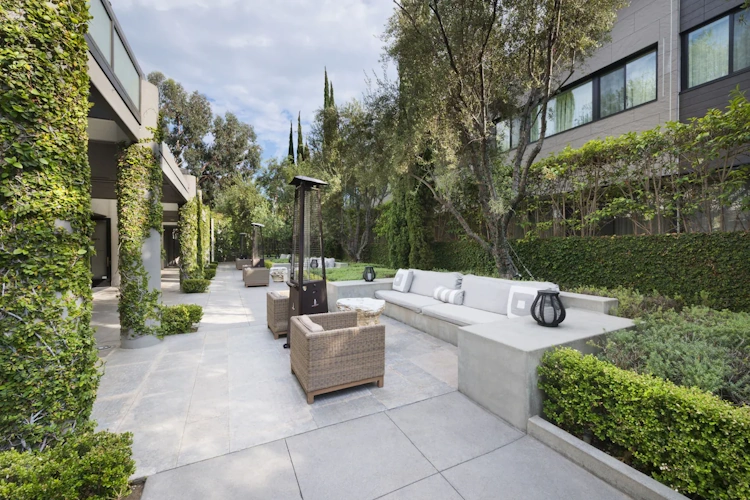 luxe sunset boulevard - terras.webp