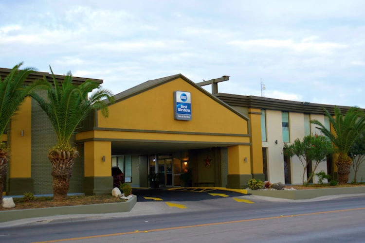 best western inn of del rio - exterieur.webp