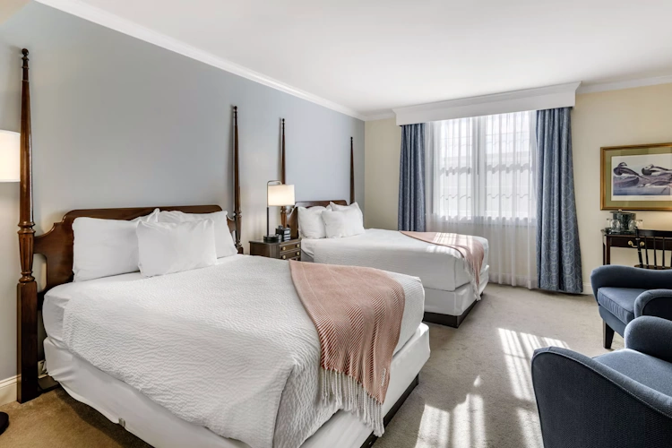 harraseeket inn - kamer 2 bed.webp