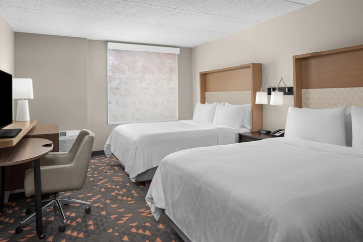 holiday inn hasbrouck heights - kamer 2 bed.webp