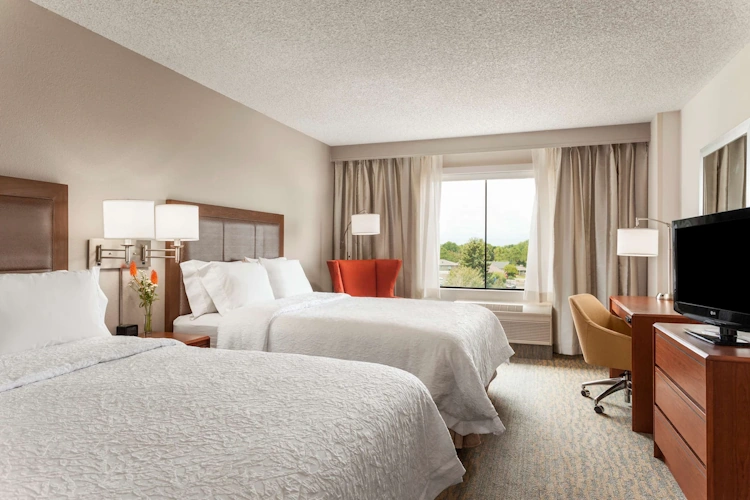 hampton inn & suites denver cherry creek - kamer 2 bed.webp