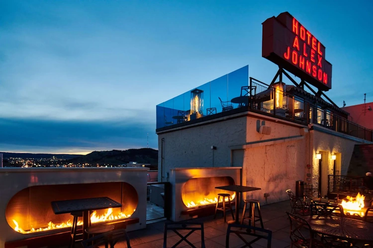alex johnson hotel - dak terras.webp