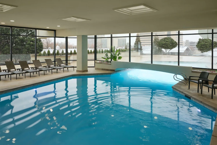 little america hotel salt lake city - zwembad binnen.webp