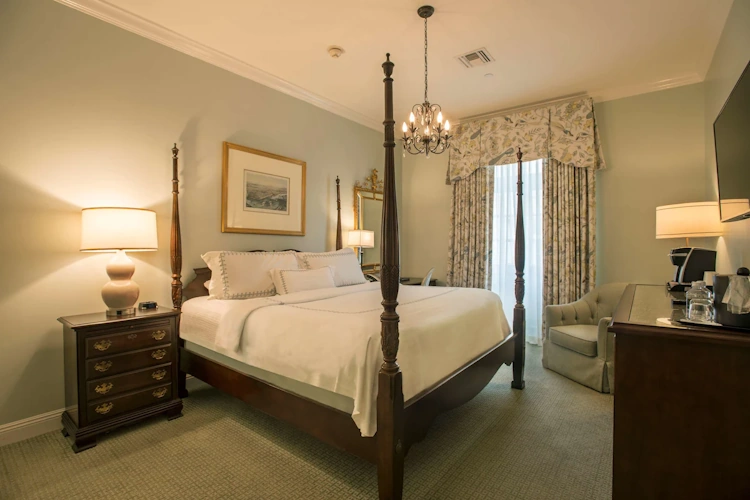 bienville house hotel - kamer 1 bed.webp