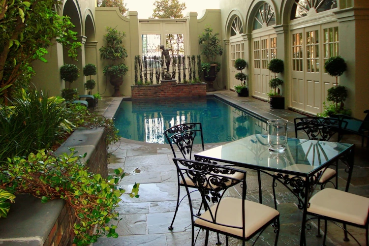bienville house hotel - zwembad.webp
