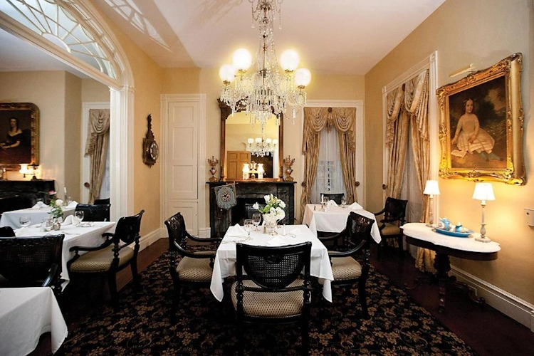 monmouth historic inn - restaurant.webp