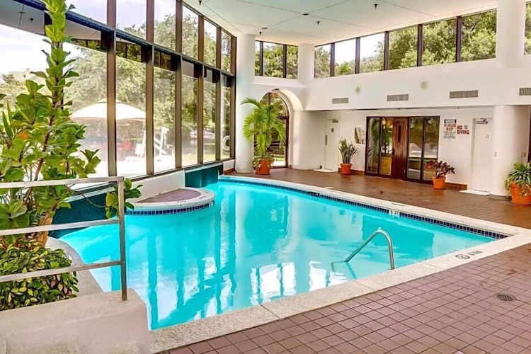 austin southpark hotel - zwembad3.webp