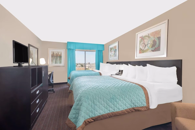 wyndham garden midland - kamer 2 bed.webp