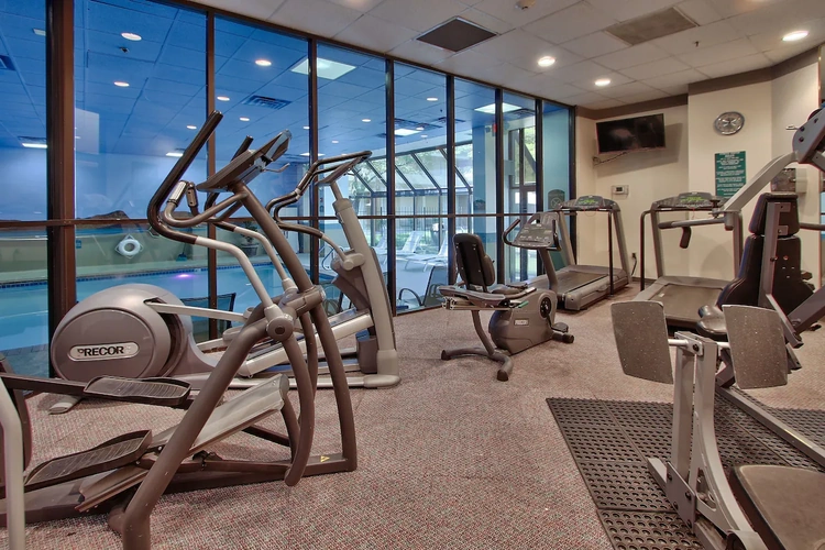 ramada plaza albuquerque midtown fitness.webp
