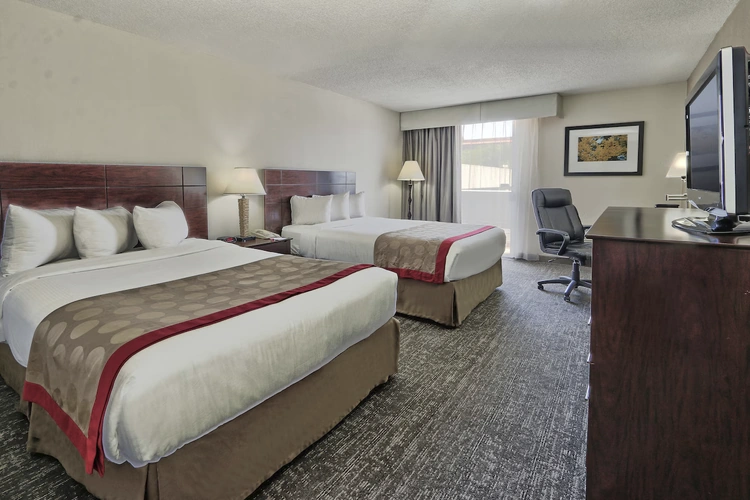 ramada plaza albuquerque midtown kamer.webp