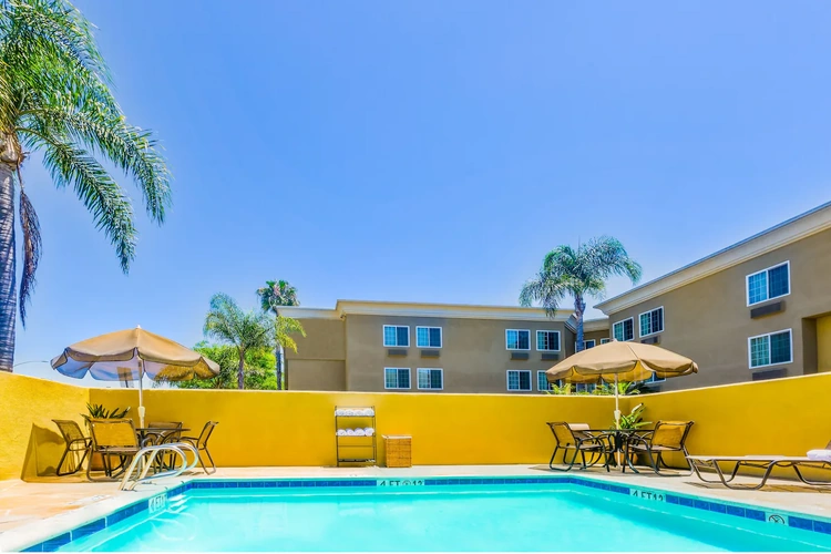 greentree inn san diego mission bay zwembad.webp