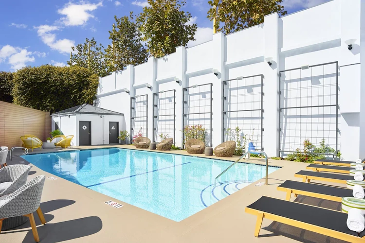 the pierside santa monica zwembad.webp
