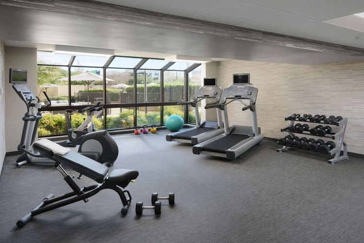 sonesta select dallas central expressway fitness.webp