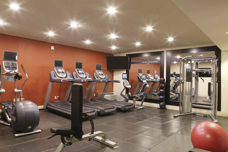 hampton inn tropicana fitness.webp