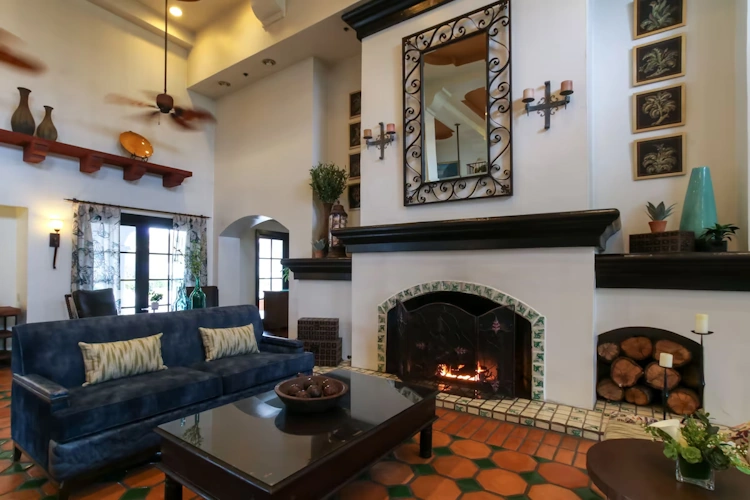 oxford suites pismo beach lobby.webp