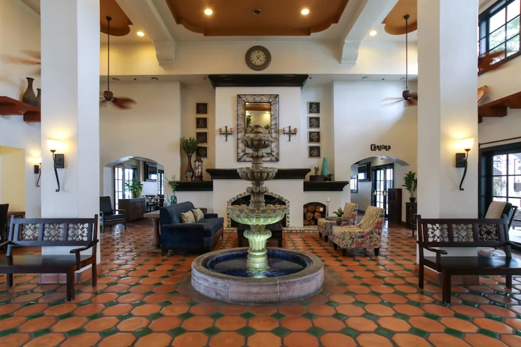 oxford suites pismo beach lounge.webp