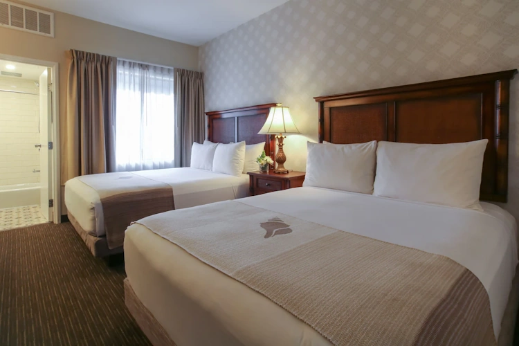 oxford suites pismo beach kamer.webp