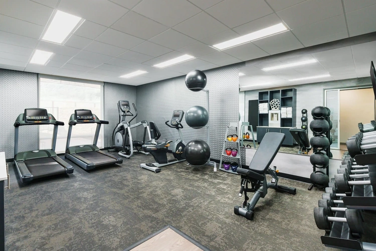 fairfield inn suites oakhurst yosemite fitness.webp