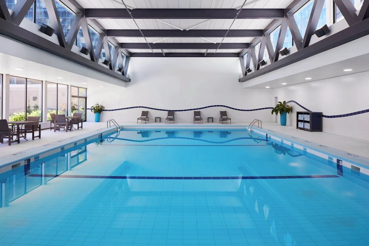 delta hotels by marriott ottawa city centre - binnenzwembad.webp