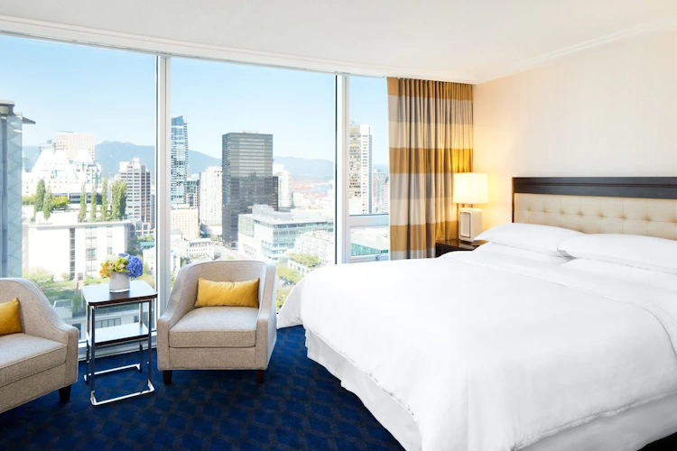 sheraton vancouver wall centre hotel - kamer 1 bed.webp