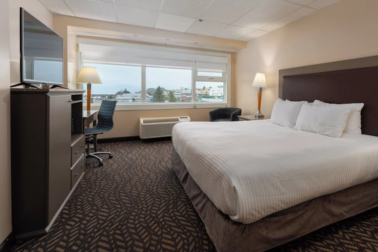 prestige oceanview hotel prince rupert kamer 1 bed.webp