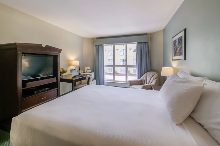 harrison lake hotel kamer 1 bed.webp