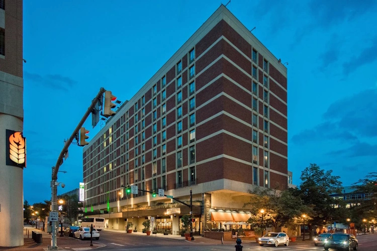 holiday inn lancaster buitenkant.jpg