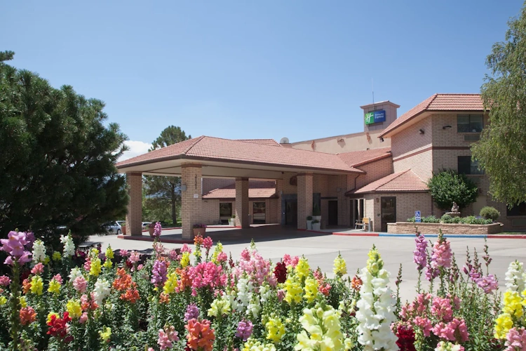 Holiday Inn Express Mesa Verde-Cortez voorkant.webp