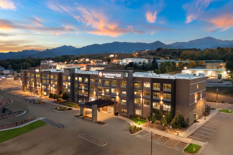 Best Western Plus Fillmore Inn Suites buitenkant.webp