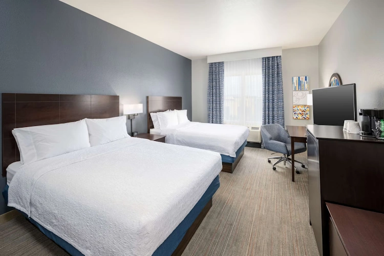 Hampton Inn and Suites North Phoenix Happy Valley kamer.webp